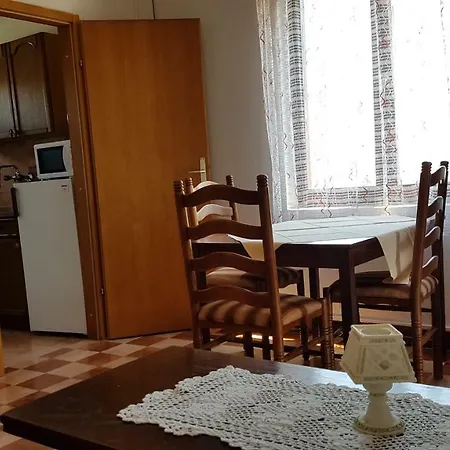 Carevi Dvori Apartment Jezera