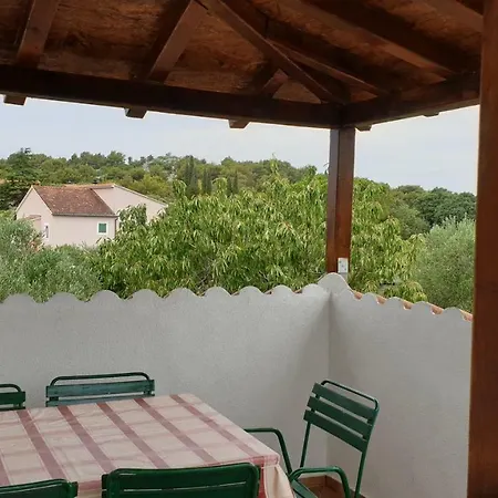 Apartment Carevi Dvori Jezera