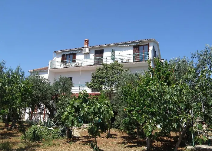 Carevi Dvori * Jezera