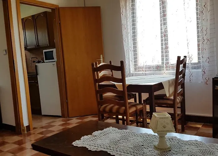Carevi Dvori Apartment Jezera