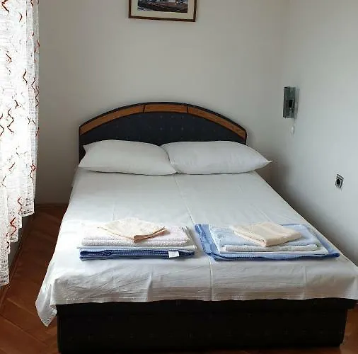 Carevi Dvori Apartment *